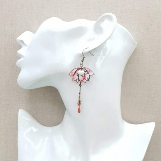 20210420_194826 Boucles d'oreilles lotus vice versa liberty wiltshire pois de senteur