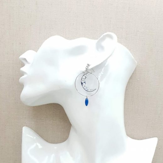 20210425_172748 Boucles d'oreilles mini lune liberty adelajda bleu