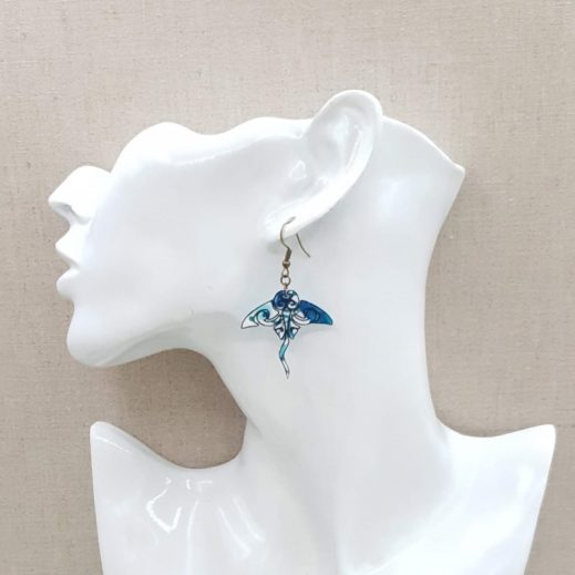 20210508_163827 boucles d'oreilles tortue et raie manta liberty witlshire crystal blue