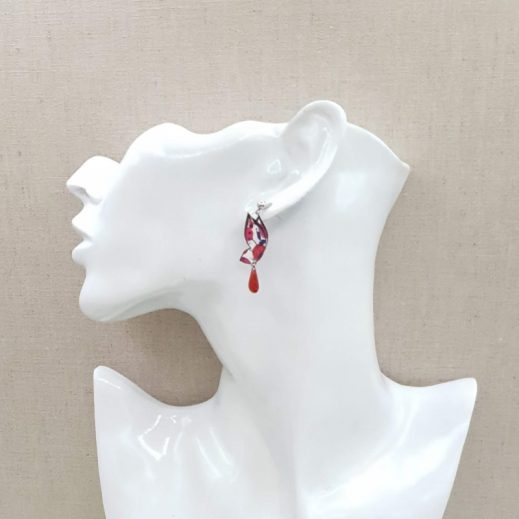 20210511_131557 boucles d'oreilles papillon et lotus en liberty wiltshire rouge