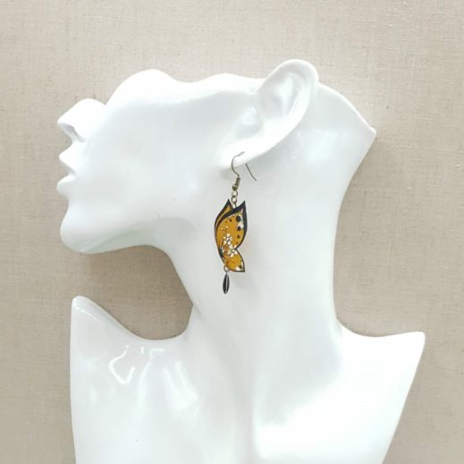 20210515_060922 Boucles d'oreilles papillon liberty capel moutarde