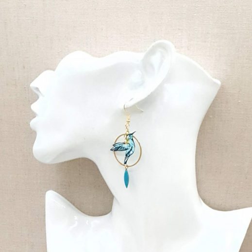 20210717_111028 Boucles d'oreilles Colibri et fleur de Tiaré en tissus liberty Betsy Mint and lemon