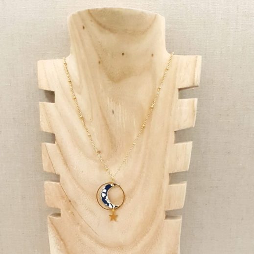 Collier lune en liberty Capel navy et acier inoxydable doré Collier lune en liberty Capel navy et acier inoxydable doré