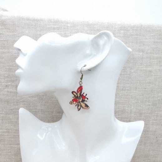 boucles d'oreilles abeille et marguerite en liberty Betsy fluo thé boucles d'oreilles abeille et marguerite en liberty Betsy fluo thé