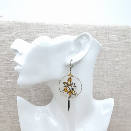 boucles d'oreilles abeille et alvéoles en liberty capel moutarde boucles d'oreilles abeille et alvéoles en liberty capel moutarde
