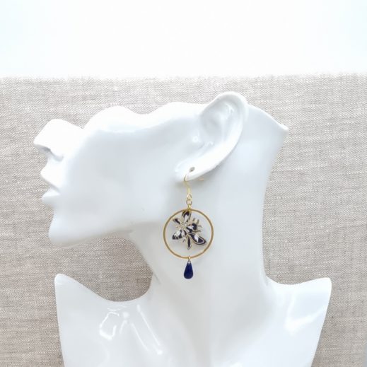 boucles d'oreilles petite abeille et marguerite boucles d'oreilles petite abeille et marguerite