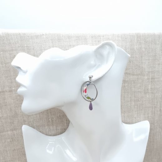 Boucles d'oreilles Mini Lune et Mini Loup en liberty betsy porcelaine Boucles d'oreilles Mini Lune et Mini Loup en liberty betsy porcelaine