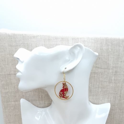 20220116_071619 Boucles d'oreilles dépareillées asymétriques renard en acier inoxydable doré et tissu liberty capel rubis