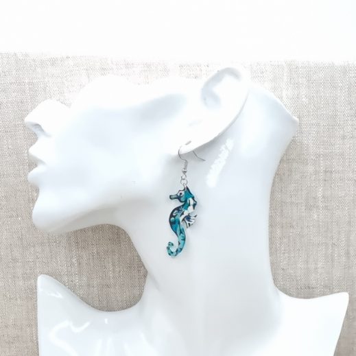 Boucles d'oreilles Hippocampe et Corail en liberty Mitsi menthe à l'eau Boucles d'oreilles Hippocampe et Corail en liberty Mitsi menthe à l'eau