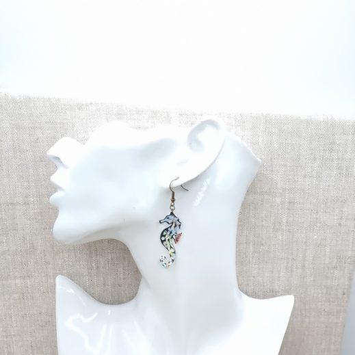 boucles d'oreilles hippocampe et corail en liberty liberty Betsy Ann baby blue boucles d'oreilles hippocampe et corail en liberty liberty Betsy Ann baby blue