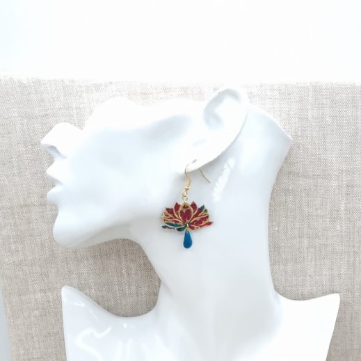 Boucles d'oreilles lotus et papillon Boucles d'oreilles lotus et papillon