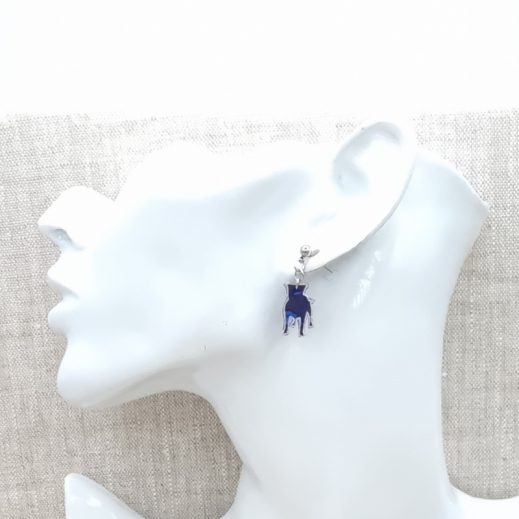 Boucles d'oreilles mini Staffie Chien en liberty capel indigo Boucles d'oreilles mini Staffie Chien en liberty capel indigo