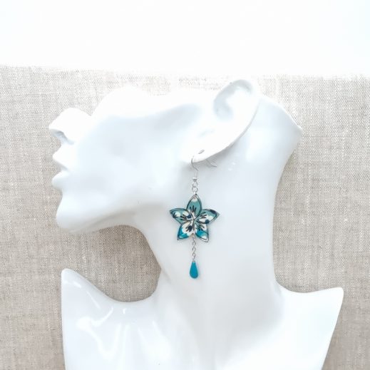 Boucles d'oreilles Papillon et Fleur de tiaré liberty mitsi menthe à l'eau Boucles d'oreilles Papillon et Fleur de tiaré liberty mitsi menthe à l'eau