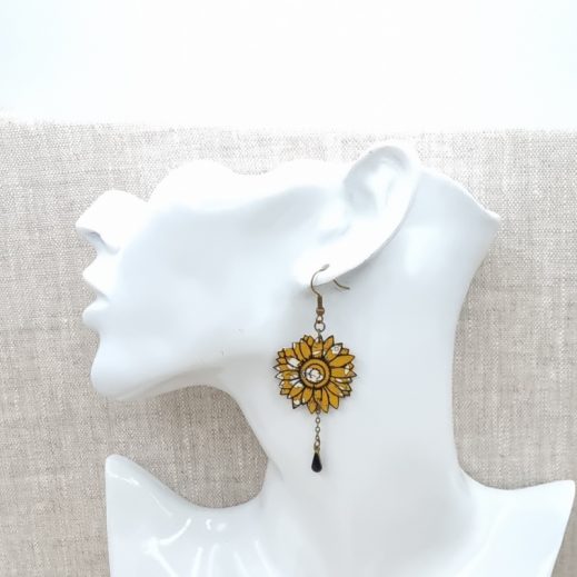 boucles d'oreilles oiseau et tournesol en liberty Capel moutarde boucles d'oreilles oiseau et tournesol en liberty Capel moutarde