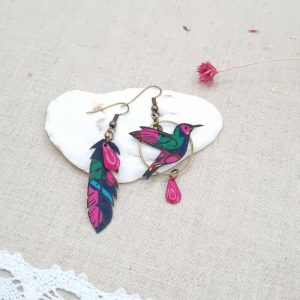 boucles d'oreilles colibri et plume liberty Revival fushia
