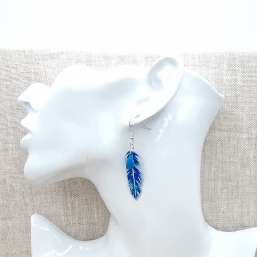 Boucles d'oreilles Lune et plume en petit pan Hanako bleu Boucles d'oreilles Lune et plume en petit pan Hanako bleu