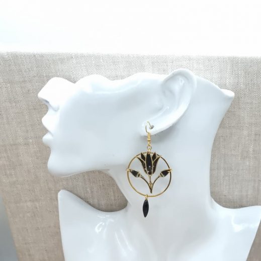 boucles d'oreilles Lotus égyptien en liberty Erica noir boucles d'oreilles Lotus égyptien en liberty Erica noir