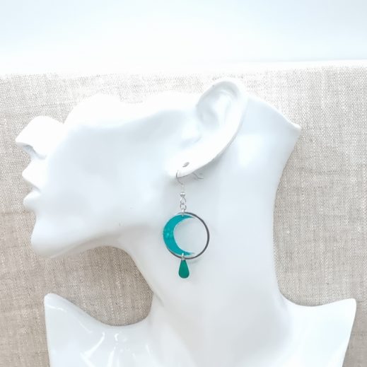 Boucles d'oreilles petite Lune et petit Loup en petit pan Hanako menthe Boucles d'oreilles petite Lune et petit Loup en petit pan Hanako menthe