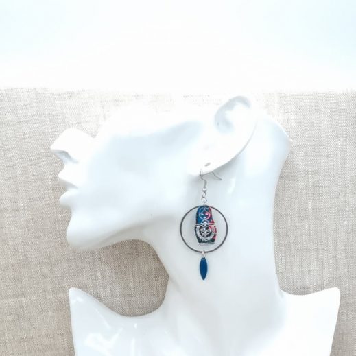 Boucles d'oreilles Matrioshka et lotus en liberty Ciara pétrole Boucles d'oreilles Matrioshka et lotus en liberty Ciara pétrole