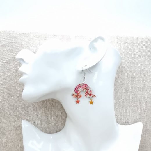 Boucles d'oreilles arc en ciel et nuage en liberty margareth annie fushia Boucles d'oreilles arc en ciel et nuage en liberty margareth annie fushia