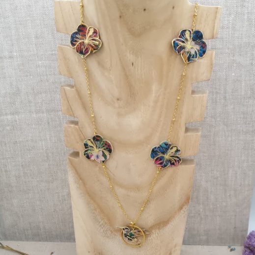 Sautoir colibri et fleur hibiscus en liberty Faria B Sautoir colibri et fleur hibiscus en liberty Faria B