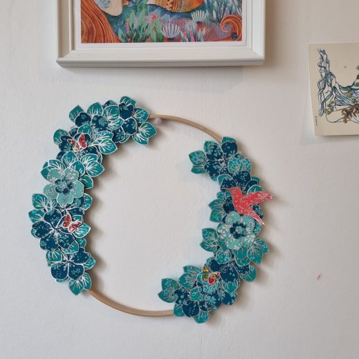 Couronne de fleurs en tissus liberty capel et petit pan hanako Couronne de fleurs en tissus liberty capel et petit pan hanako