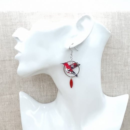 boucles d'oreilles colibri et fleur de cerisier en liberty Wiltshire rouge boucles d'oreilles colibri et fleur de cerisier en liberty Wiltshire rouge