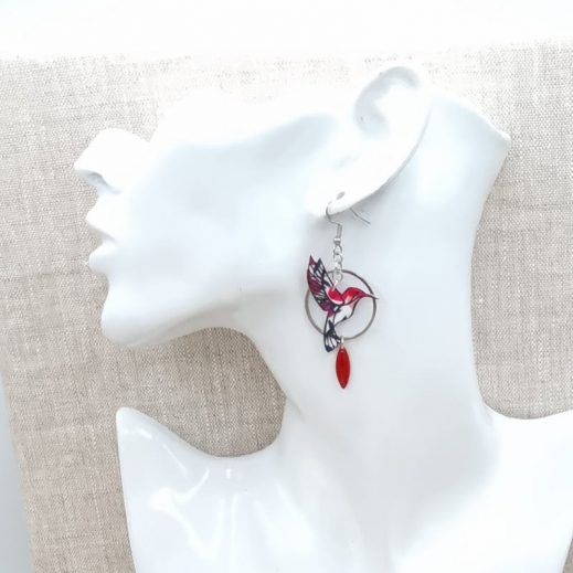 boucles d'oreilles colibri et plume en liberty Wiltshire rouge boucles d'oreilles colibri et plume en liberty Wiltshire rouge