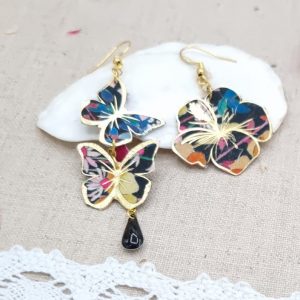 boucles d'oreilles papillons et hibiscus en liberty Faria B noir