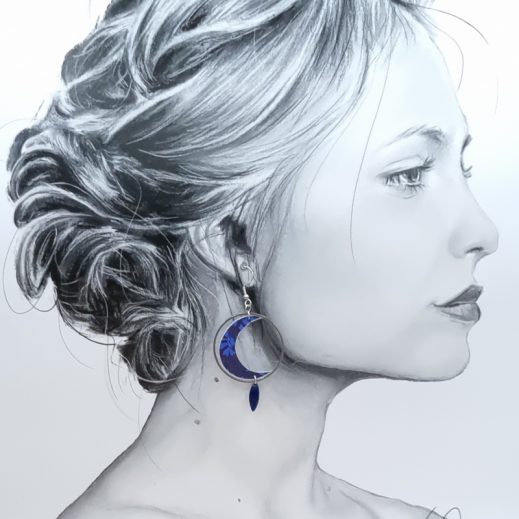 Boucles d'oreilles Lune et plume en liberty Capel indigo Boucles d'oreilles Lune et plume en liberty Capel indigo