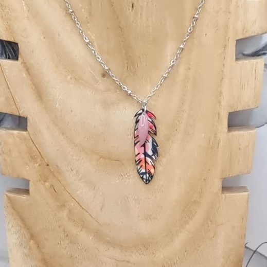 Collier plume en liberty Wiltshire pois de senteur Collier plume en liberty Wiltshire pois de senteur