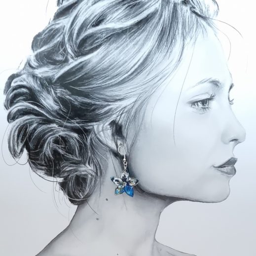 boucles d'oreilles colibri et fleur de tiaré en liberty Libby myosotis boucles d'oreilles colibri et fleur de tiaré en liberty Libby myosotis