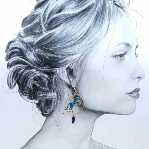 Boucles d'oreilles Cheval en liberty Erica navy Boucles d'oreilles Cheval en liberty Erica navy