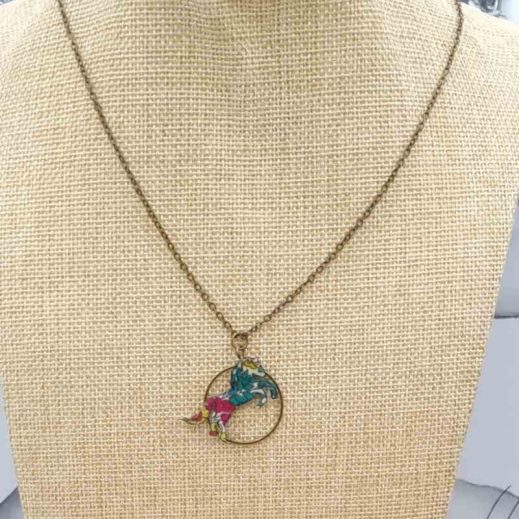 Collier cheval en liberty margareth annie fushia Collier cheval en liberty margareth annie fushia