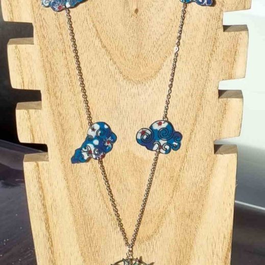 Sautoir soleil en liberty Michelle Crysolite et nuages en liberty Mitsi deep blue Sautoir soleil en liberty Michelle Crysolite et nuages en liberty Mitsi deep blue