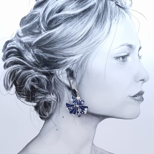 Boucles d'oreilles Ginkgo en Liberty Capel Navy Boucles d'oreilles Ginkgo en Liberty Capel Navy