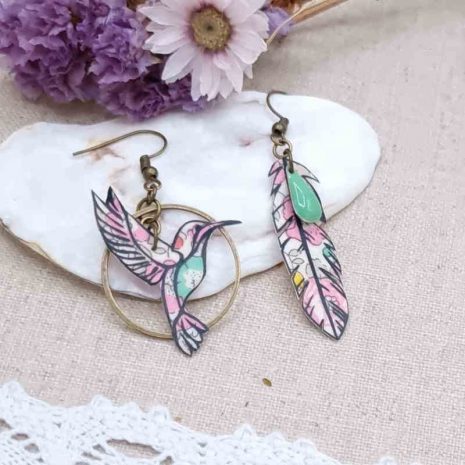 boucles d'oreilles colibri et plume en liberty Betsy Ann Sweet pink