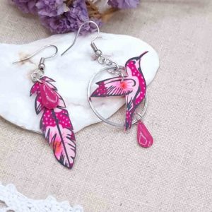 boucles d'oreilles colibri et plume en petit pan osami rose