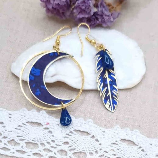 boucles lune plume en liberty capel indigo boucles lune plume en liberty capel indigo