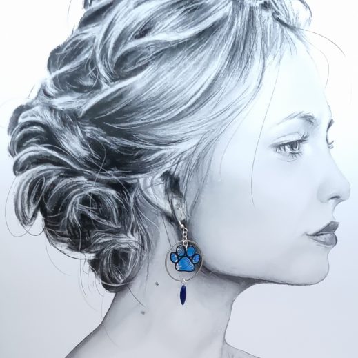 Boucles d'oreilles dépareillées pattes en liberty Margareth Annie bleu Boucles d'oreilles dépareillées pattes en liberty Margareth Annie bleu