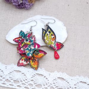 boucles d'oreilles papillons et fleurs de tiaré en liberty Margaret annie fushia
