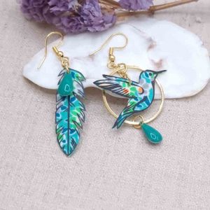 boucles d'oreilles colibri et plume calendula vert
