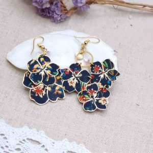 boucles d'oreilles dépareillées fleurs de cerisier Sakura en liberty donna leigh midnight