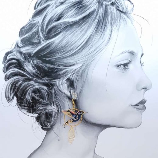 boucles d'oreilles grand colibri et plumes en liberty Perséphone violine boucles d'oreilles grand colibri et plumes en liberty Perséphone violine