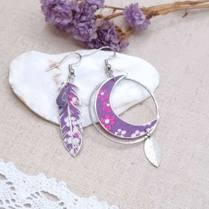 Boucles d'oreilles Lune et plume en Petit Pan Hanako violet
