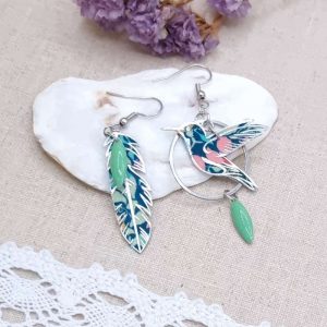 boucles d'oreilles colibri et plume en liberty Perséphone mint