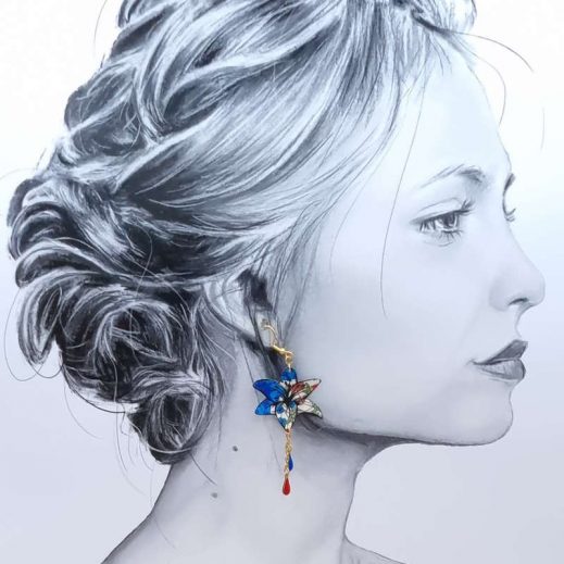 Boucles d'oreilles papillon et lys en liberty Margaret Annie bleu et orange Boucles d'oreilles papillon et lys en liberty Margaret Annie bleu et orange