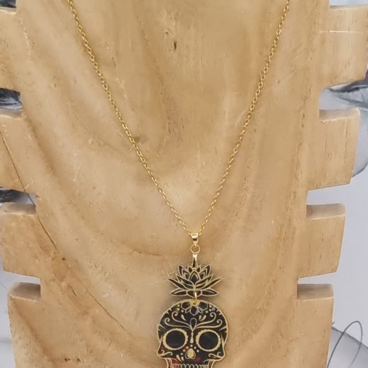 Collier Santa Muerte Calaveras en liberty Erica noir Collier Santa Muerte Calaveras en liberty Erica noir