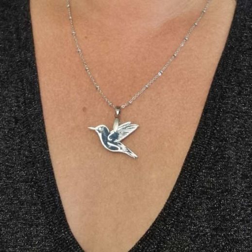 Collier colibri en liberty Margareth annie bleu Collier colibri en liberty Margareth annie bleu
