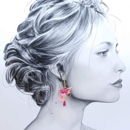 Boucles d'oreilles colibri et plume en TISSU Petit Pan Osami rose Boucles d'oreilles colibri et plume en TISSU Petit Pan Osami rose
